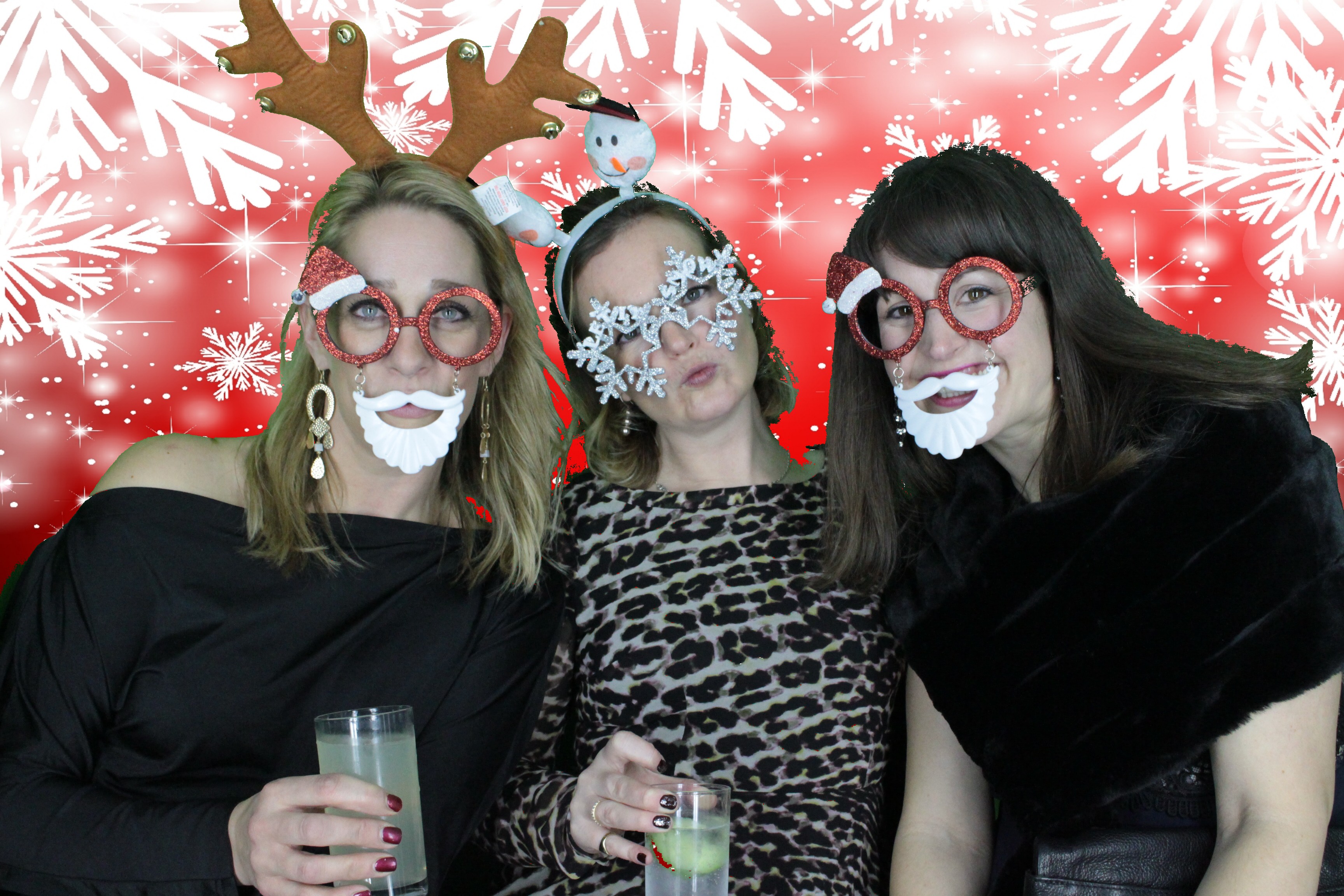 Upavon Officers' Mess Christmas Party | View more photos from the event at gallery.myphotoboothexperience.co.uk/u/MyPhotoBoothExperienceLtd/Upavon-Officers-Mess-Christmas-Party
